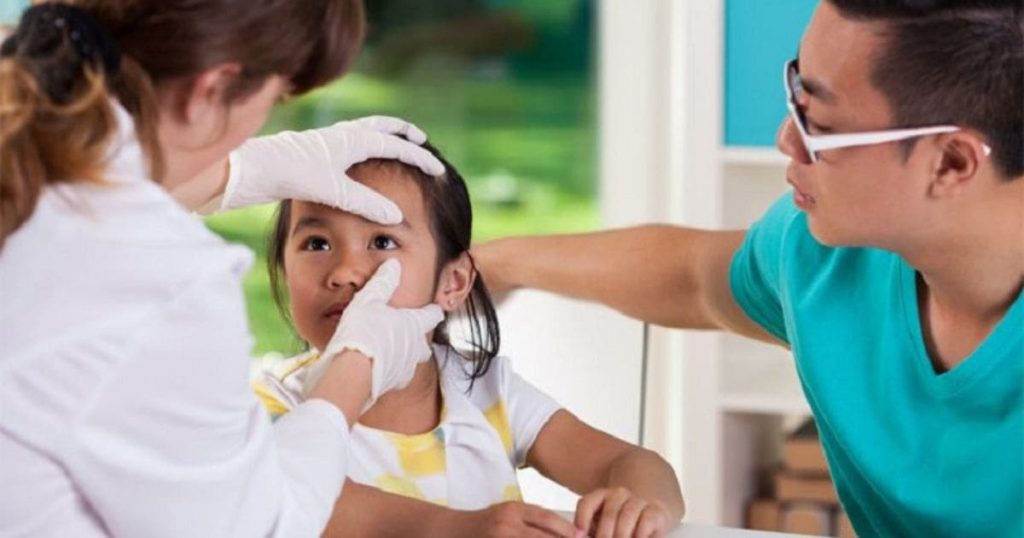 Bạn nên đi khám mắt định kỳ để sớm phát hiện và điều trị các bệnh về mắt