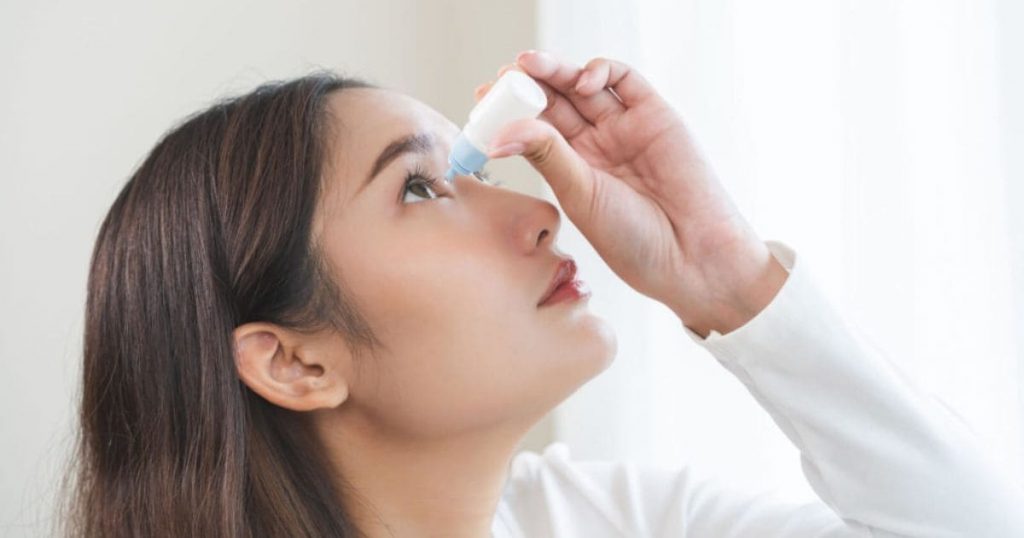 Bạn nên dùng thuốc nhỏ mắt theo chỉ định