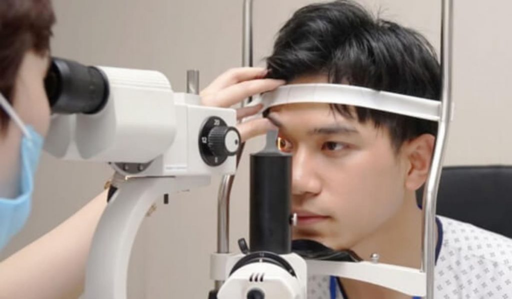 Nếu mổ khi độ cận chưa ổn định, nguy cơ tái cận sau phẫu thuật là rất cao