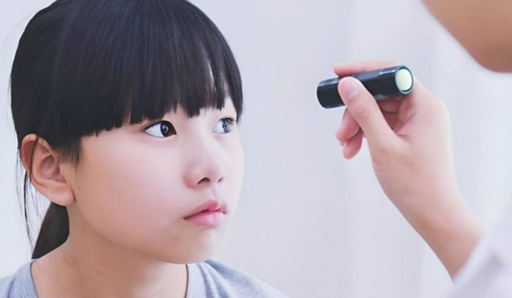 Bất đồng khúc xạ có thể làm tăng nguy cơ bị mắt lé kim