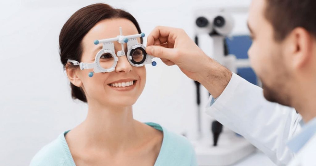 Bệnh nhân cần thăm khám kỹ trước khi mổ đục thuỷ tinh thể