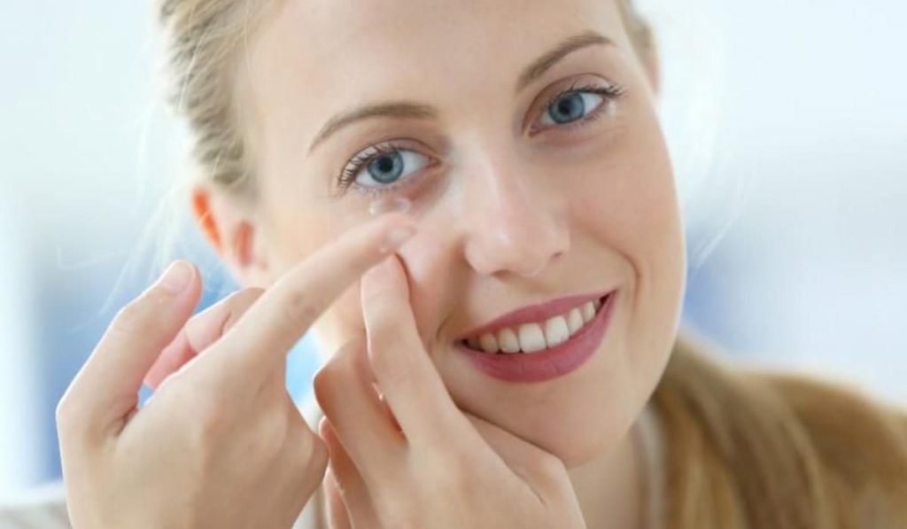 Nhiều người hiểu lầm khi đeo kính Ortho-K làm hỏng mắt