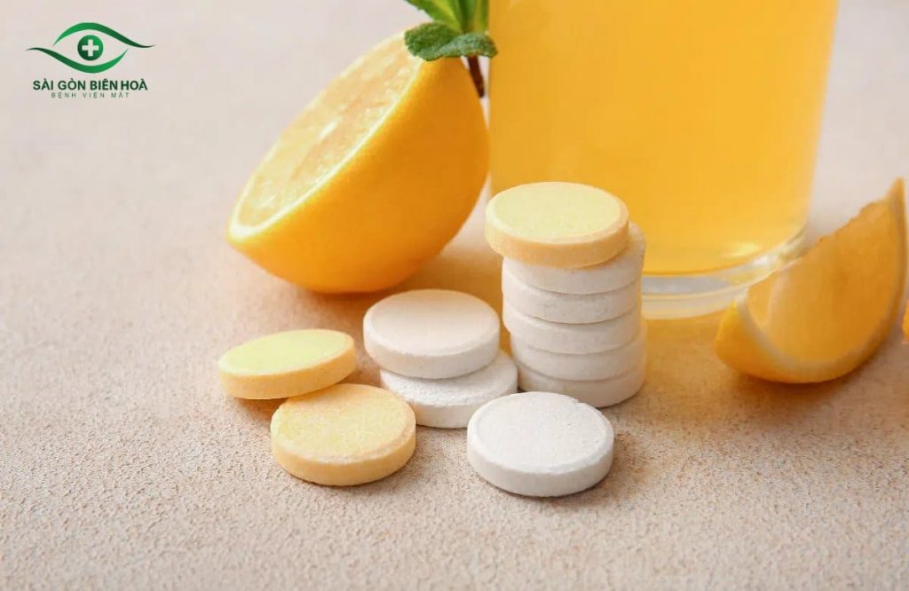 Vitamin C là thành phần ngăn ngừa lão hóa mắt hiệu quả