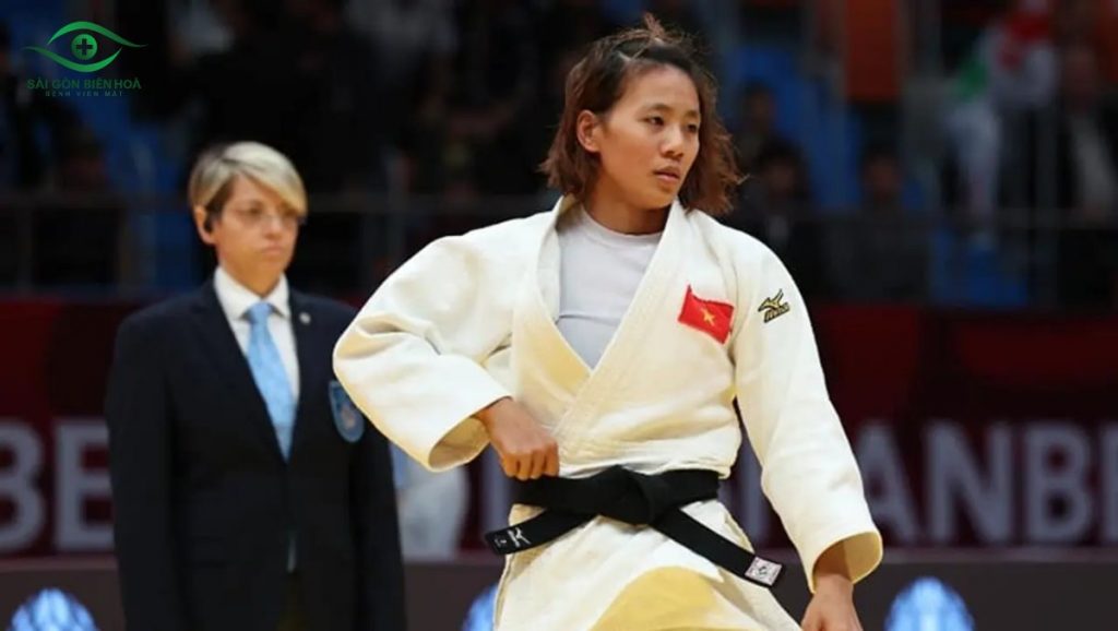 Judo là môn võ tương đối phù hợp cho người bị cận luyện tập