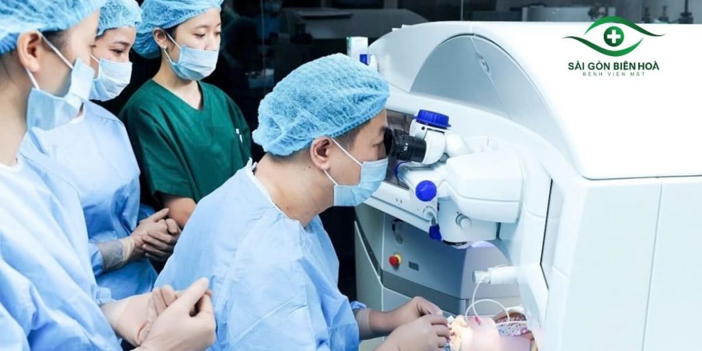Một số trường cho phép thí sinh phẫu thuật xoá cận khi vào học
