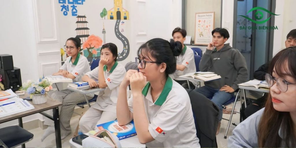 Người bị cận thị vẫn có cơ hội xuất khẩu lao động sang Hàn Quốc