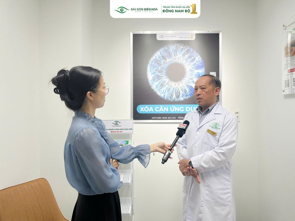 Phỏng vấn bác sĩ BS.CKII Đoàn Quốc Việt – Chia sẻ chuyên môn về phẫu thuật khúc xạ và công nghệ AI độc bản