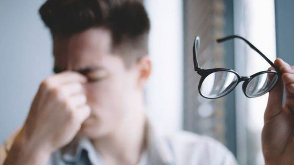 Thay kính cận định kỳ là giải pháp hiệu quả để bạn đảm bảo duy trì thị lực