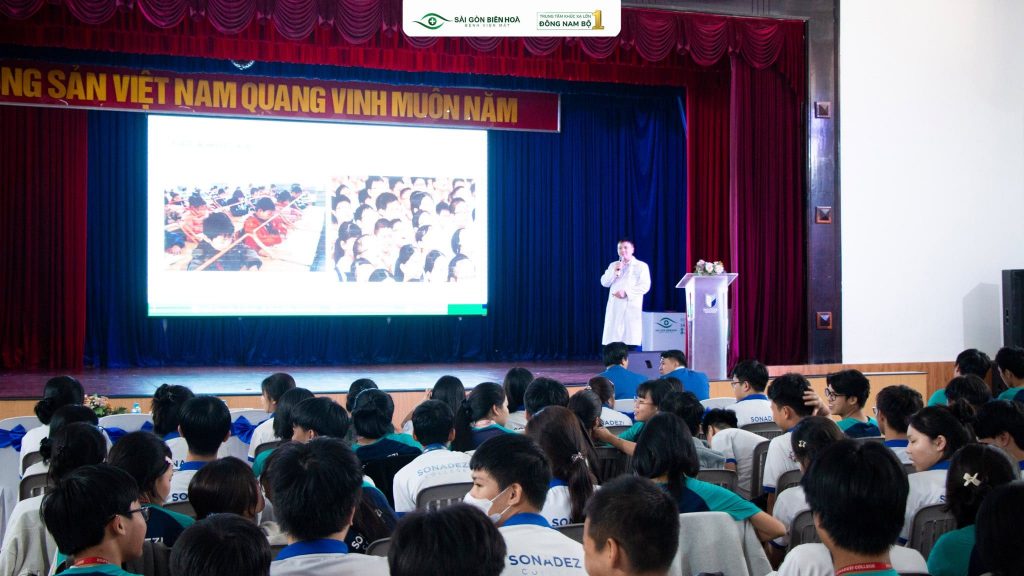 Hội thảo tật khúc xạ và giải pháp cải thiện thị lực tại Trường Cao đẳng Công nghệ Sonadezi