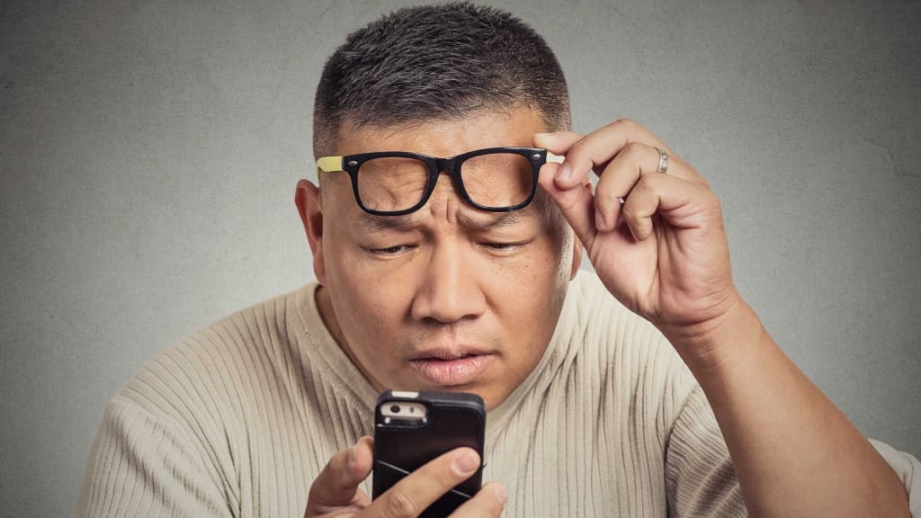 Nhìn mờ không hồi phục là một trong những dấu hiệu liên quan đến bệnh lý võng mạc