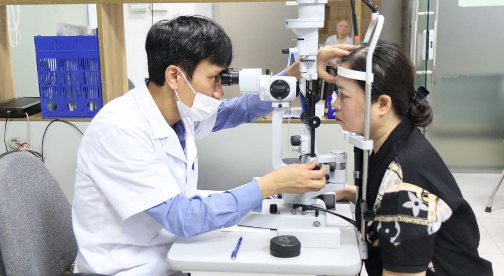 Bệnh nhân cần thăm khám tiền phẫu kỹ lưỡng để đánh giá mức độ tổn thương