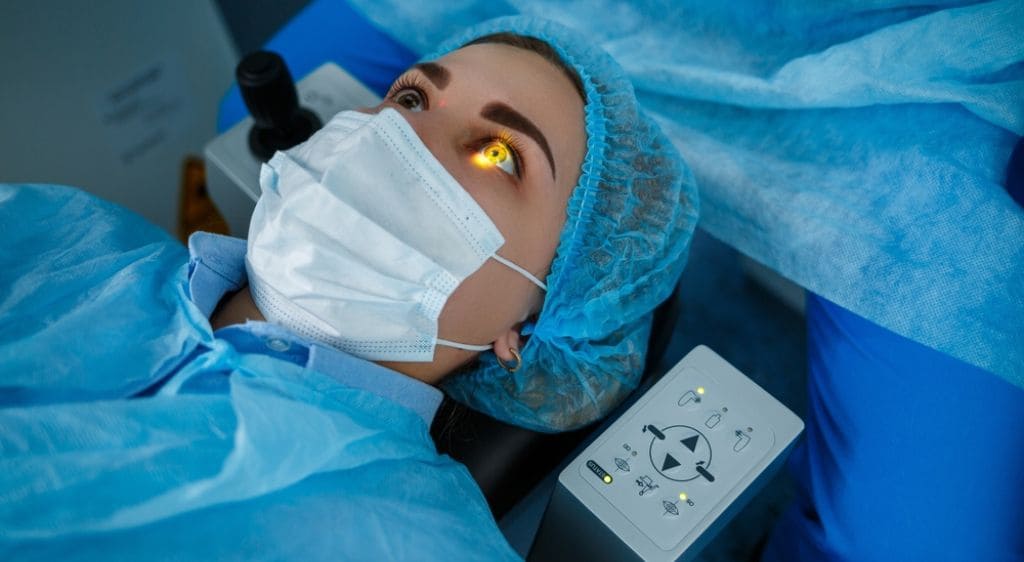 Công nghệ Laser Excimer hiện đại giúp phục hồi thị lực tốt hơn