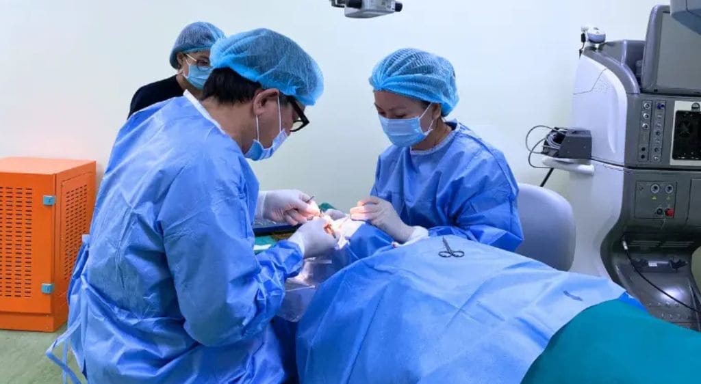 Can thiệp bằng phẫu thuật là lựa chọn cuối cùng khi điều trị song thị