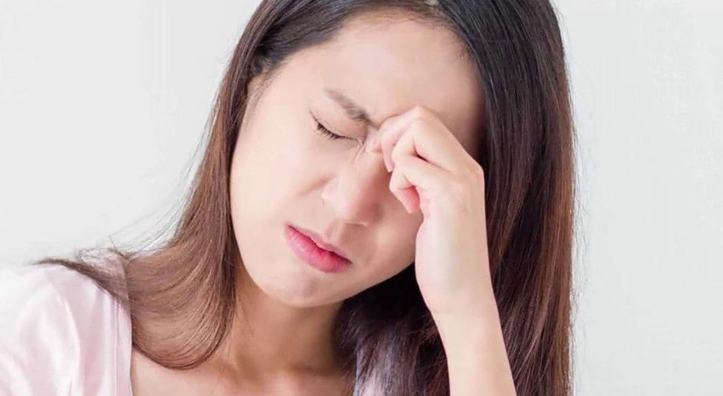 Hạn chế dụi mắt giúp làm giảm nguy cơ bị tắc tuyến lệ