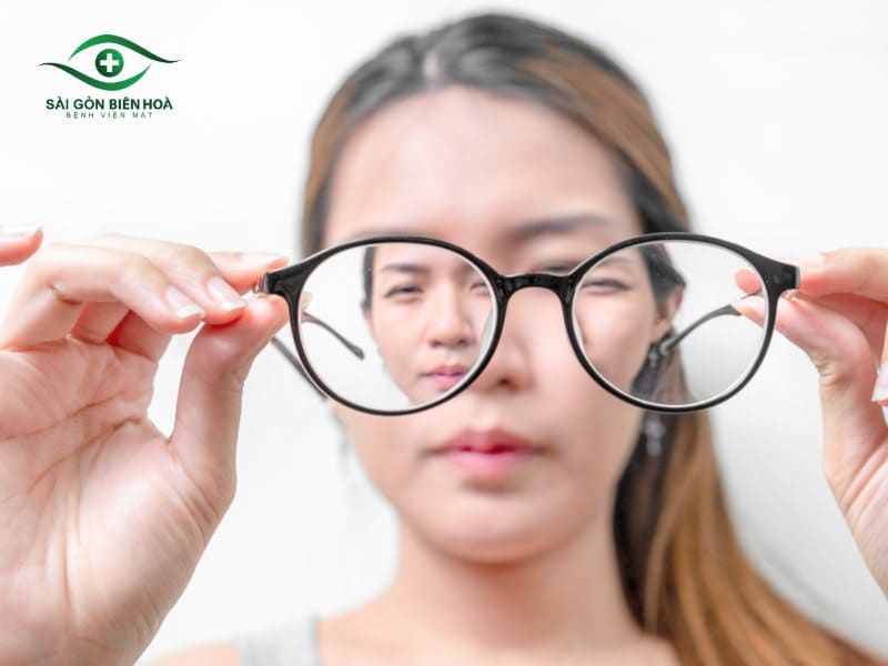 Cận thị nhẹ có cần đeo kính không