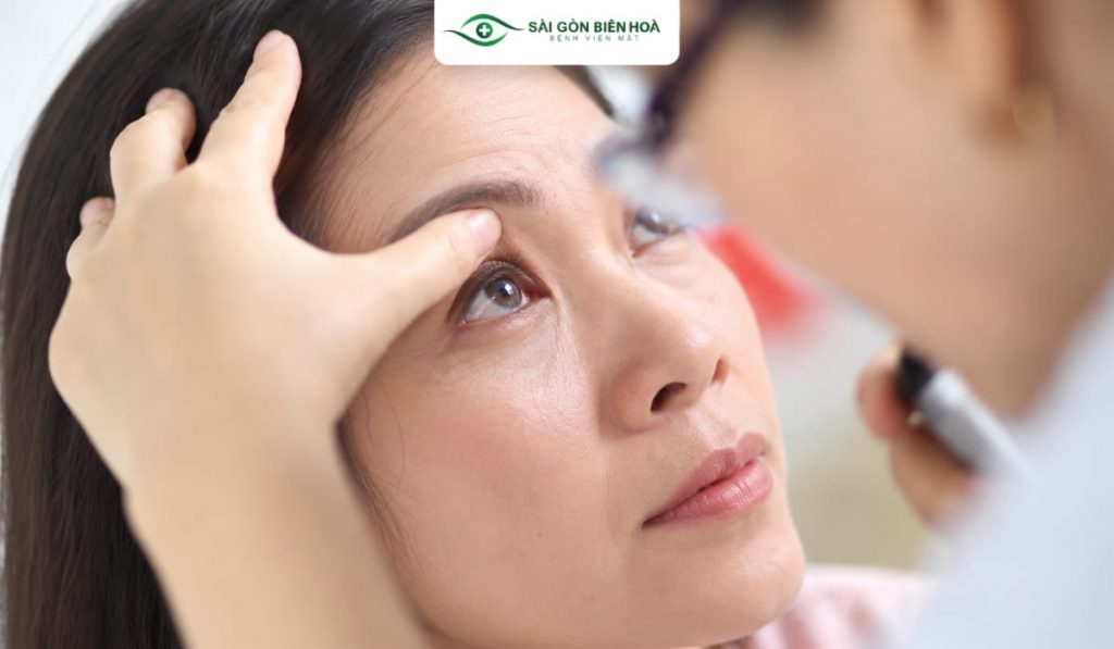 Soi đáy mắt cho bệnh nhân đái tháo đường phát hiện biến chứng võng mạc