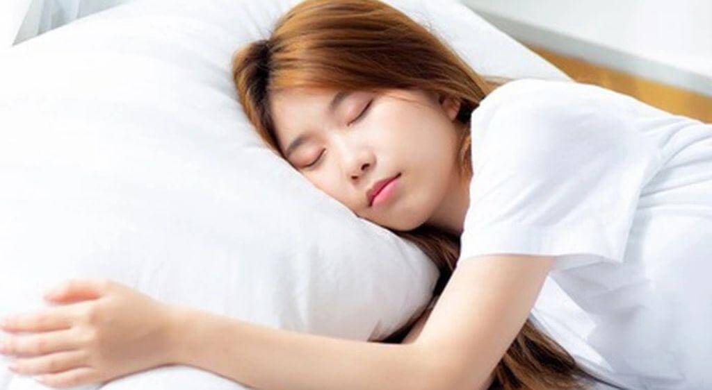 Dành thời gian nghỉ ngơi, bổ sung thực phẩm giàu vitamin C và kẽm giúp bệnh mau lành hơn