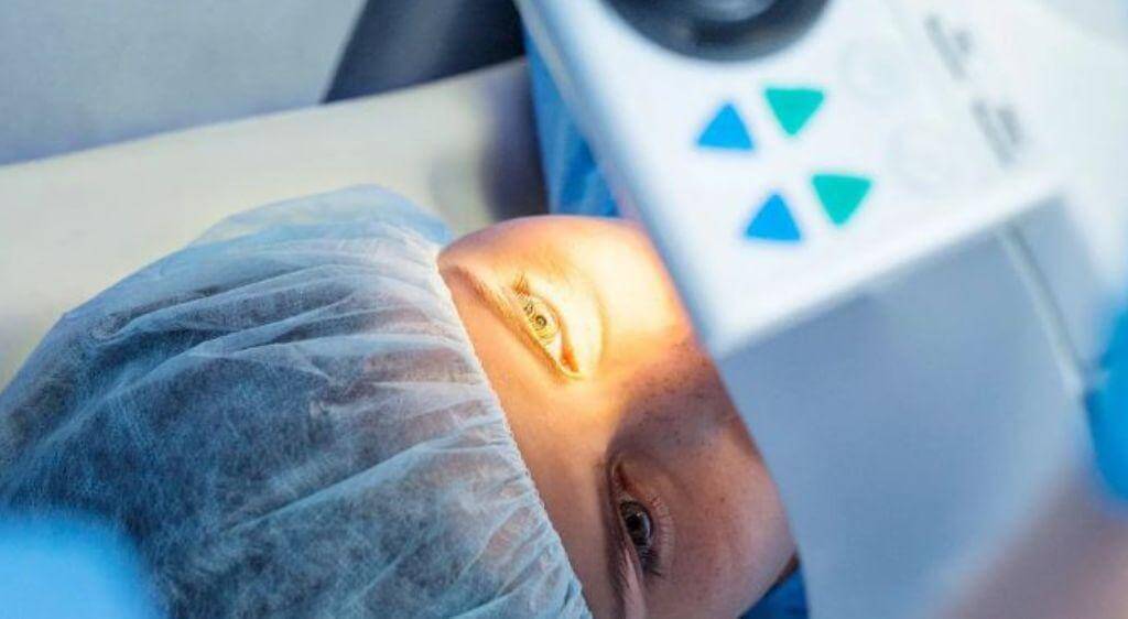 Quy trình lấy sạn vôi được thực hiện nhanh chóng, chỉ khoảng 2-3 phút