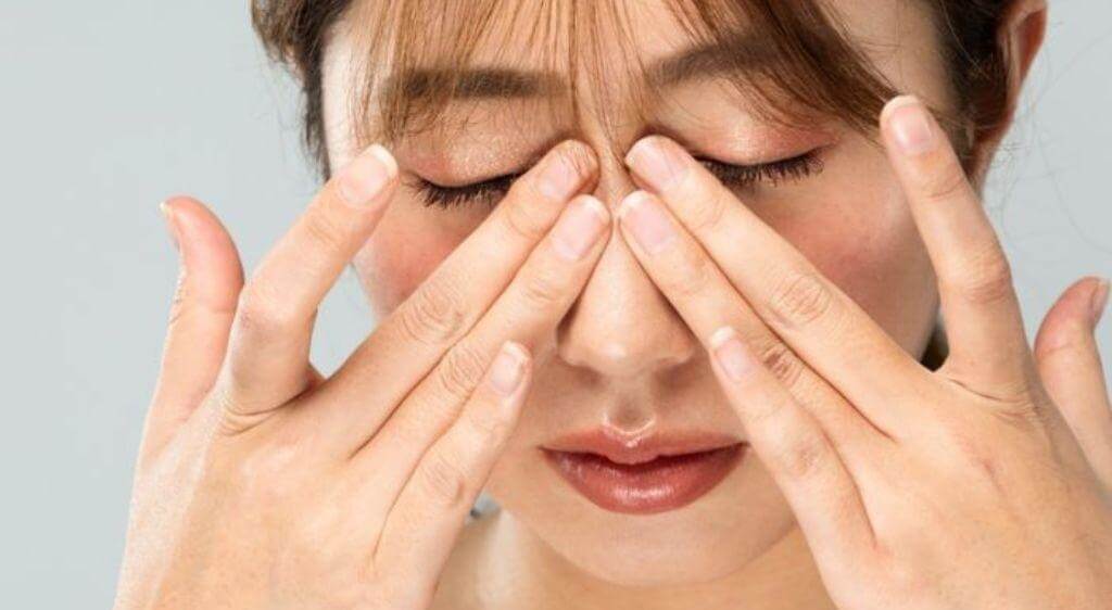 Bị mờ 1 bên mắt kèm theo đau nhức, chóng mặt cần đi khám ngay