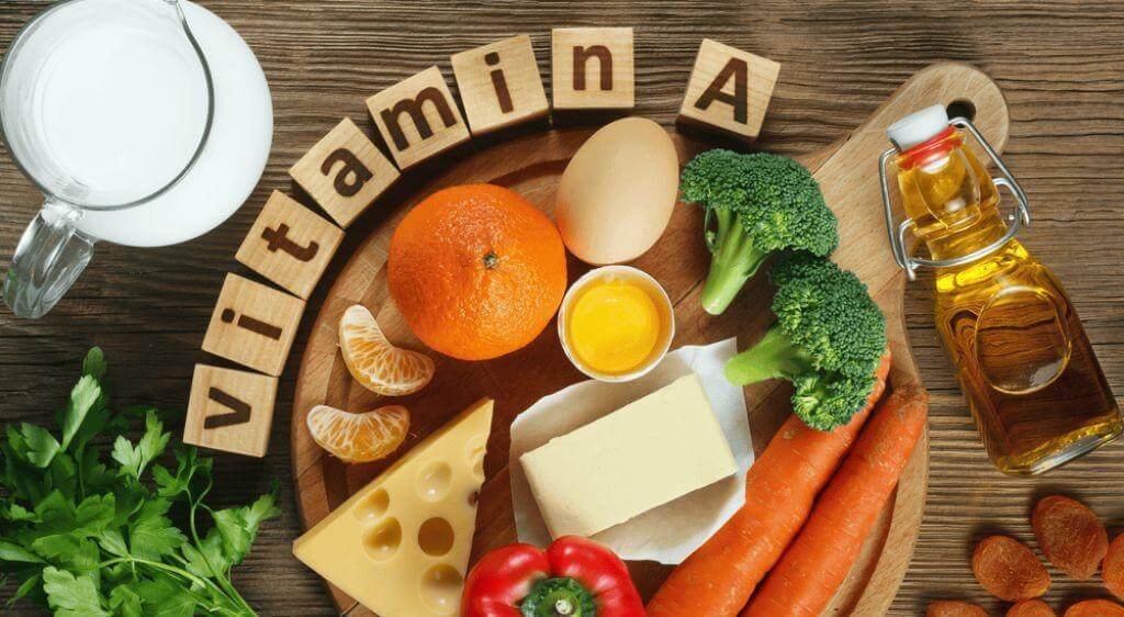 Các thực phẩm chứa Vitamin A như Gan, trứng gà, sữa, bơ, các loại cá béo, rau quả có màu đỏ