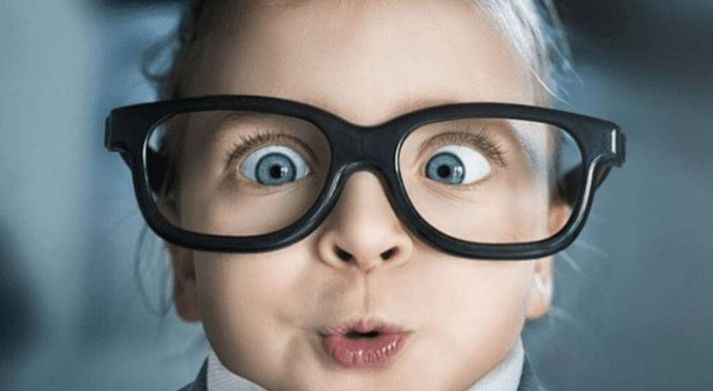 Có nhiều nguyên nhân khác nhau gây ra bệnh mắt lồi ở trẻ em
