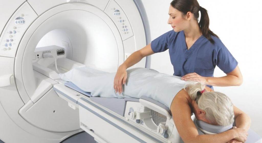 CTMRI ngực giúp phát hiện u hoặc tăng sản tuyến ức ở bệnh nhân nhược cơ