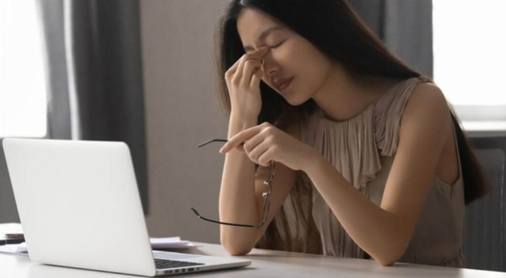 Hội chứng thị giác màn hình là tình trạng mỏi mắt do nhìn màn hình điện tử quá lâu