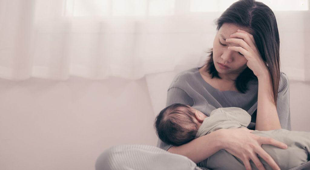 Lịch trình sinh hoạt của mẹ bỉm bị đảo lộn theo giấc ngủ của bé