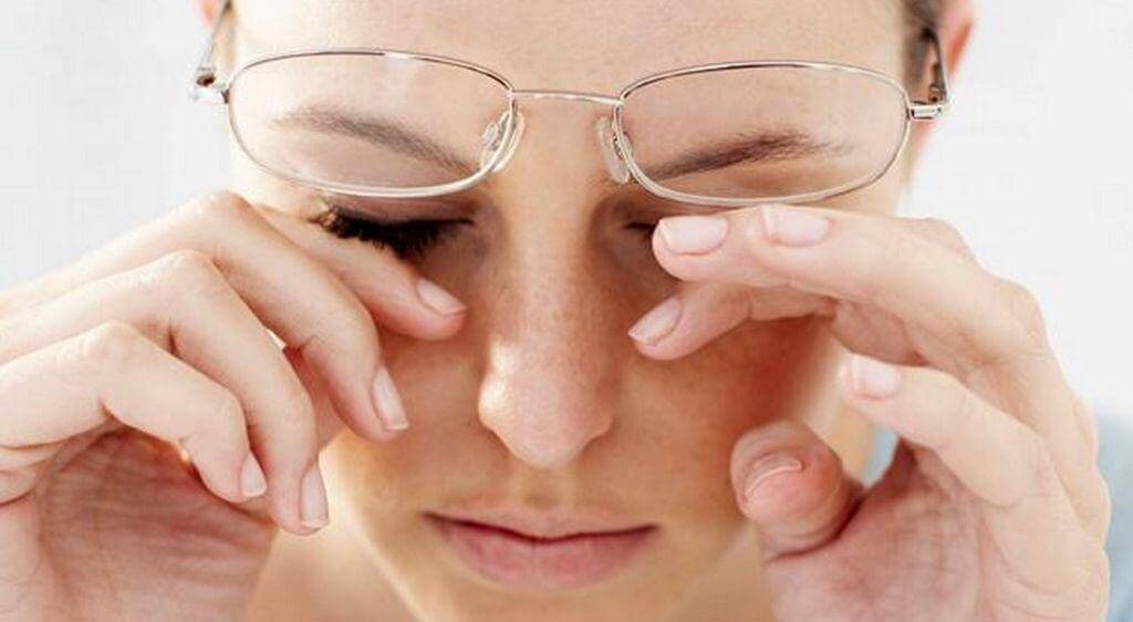 Mắt bị nhòe mờ sau khi hết đau mắt đỏ