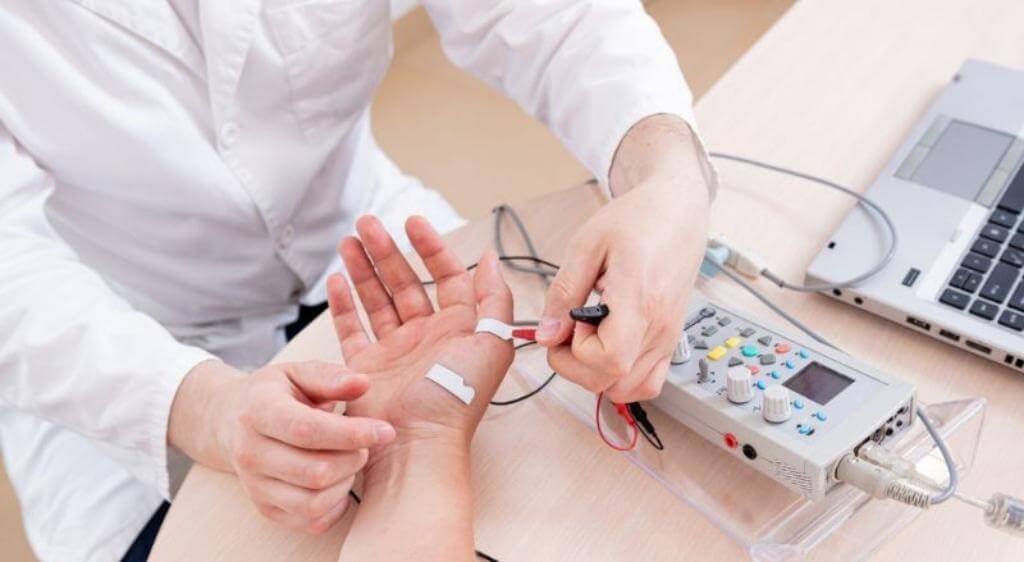 Xét nghiệm AChR-Ab hỗ trợ chẩn đoán nhược cơ mắt