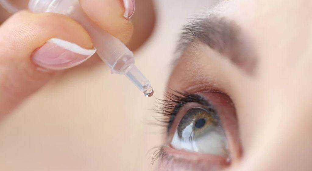 Không nên tự ý sử dụng thuốc nhỏ mắt chứa corticoid khi chưa có hướng dẫn của bác sĩ