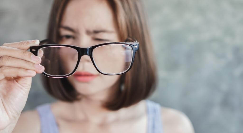 Thuốc bổ mắt cho người loạn thị chỉ hỗ trợ bổ sung dưỡng chất và chăm sóc sức khỏe mắt