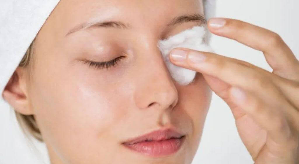 Vệ sinh mắt thường xuyên để ngăn ngừa mầm bệnh