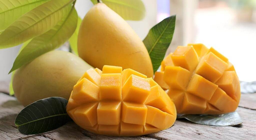 Xoài chứa nhiều beta-carotene, vitamin C và E, hỗ trợ bảo vệ thị lực và nuôi dưỡng đôi mắt khỏe mạnh