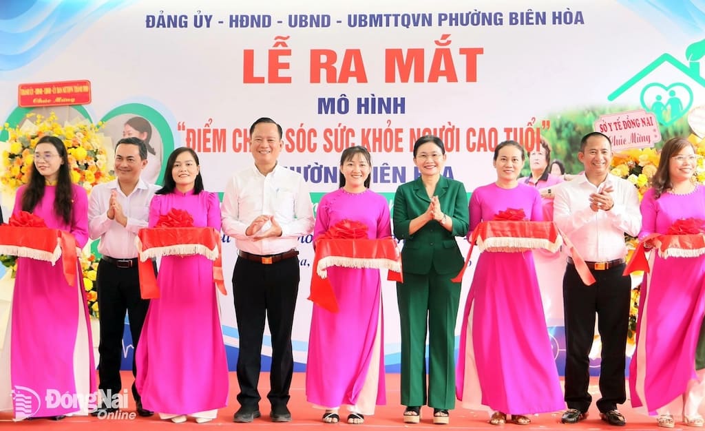 Ra mắt mô hình điểm chăm sóc sức khoẻ người cao tuổi