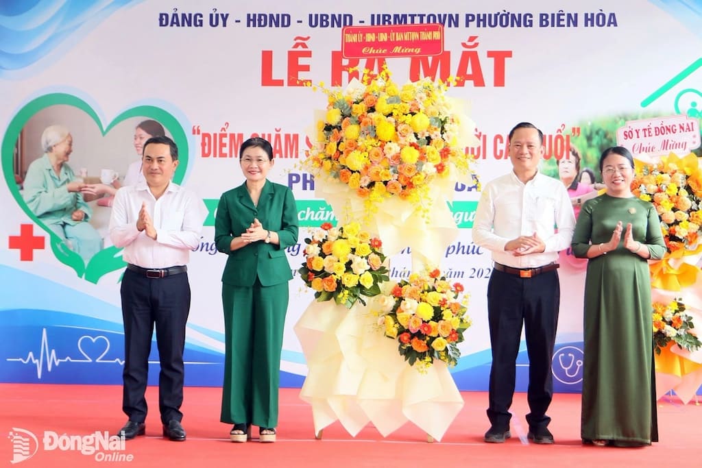 Ra mắt mô hình điểm chăm sóc sức khoẻ người cao tuổi