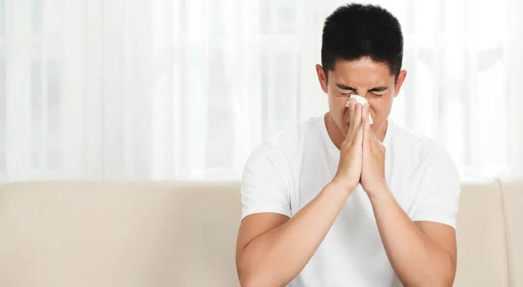 Hội chứng đỉnh hốc mắt có thể do nhiễm trùng, viêm, khối u, chấn thương, bệnh lý mạch máu hoặc biến chứng sau can thiệp y khoa