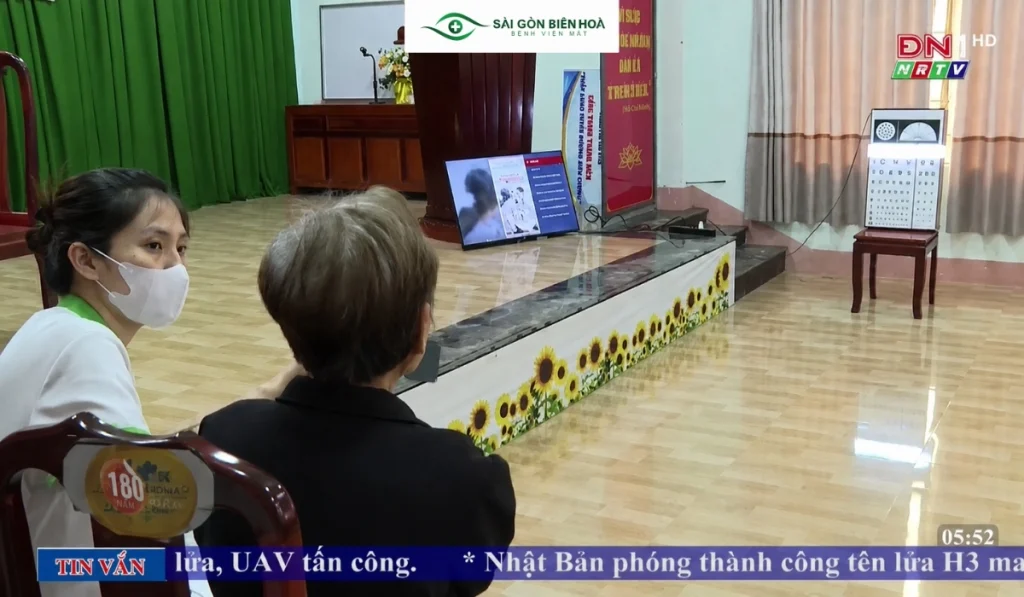 Người dân được đo thị lực nhằm phát hiện suy giảm thị lực, tật khúc xạ và các dấu hiệu bất thường cần thăm khám chuyên sâu.
