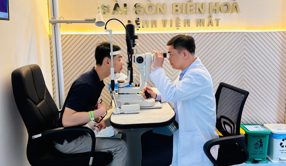 Khám mắt